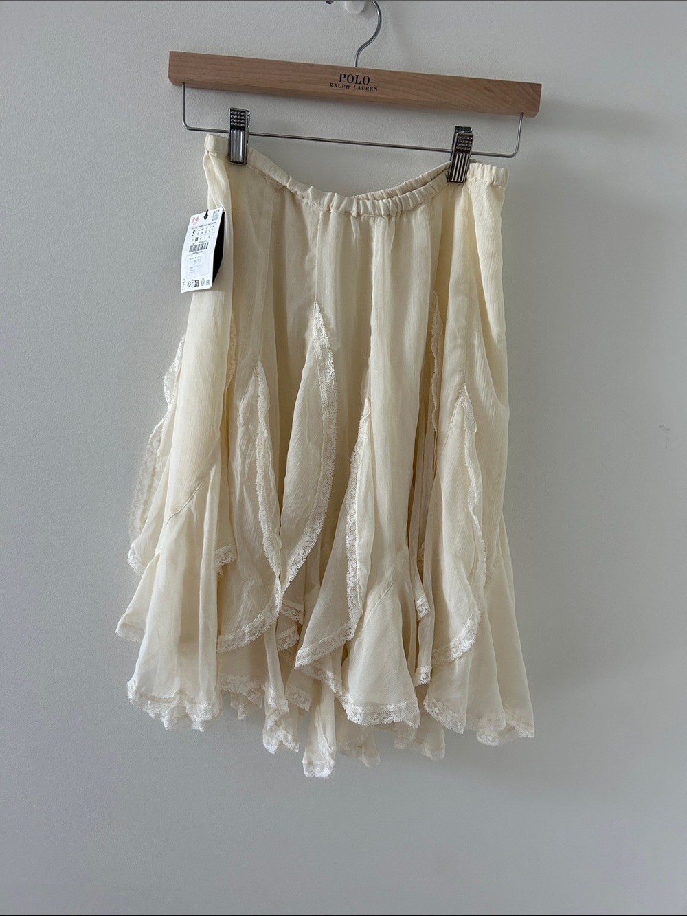 Zara cream ruffled skirt NWT size S